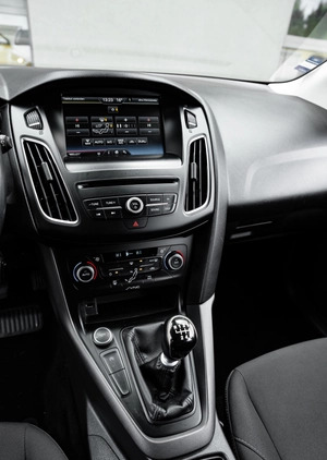 Ford Focus cena 33900 przebieg: 146000, rok produkcji 2015 z Radom małe 742